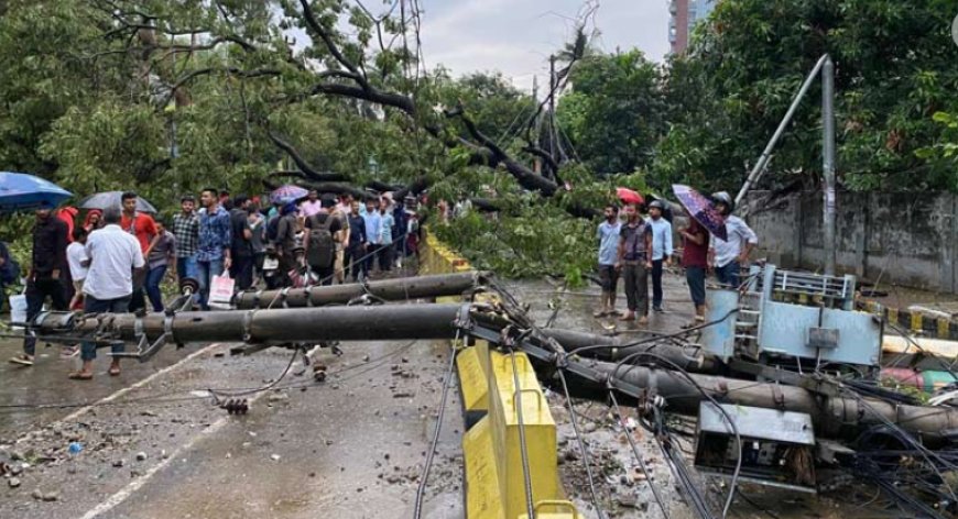 ফেনীতে কালবৈশাখীর তাণ্ডব: লণ্ডভণ্ড লোকজ মেলার মাঠ